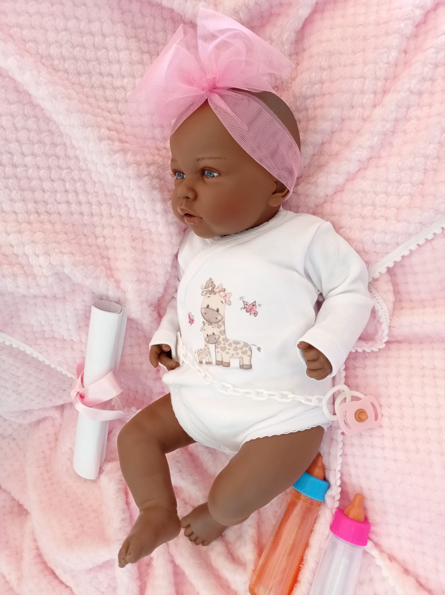 Bebe Reborn Muñeca Reborn Africa- 48cm y 2kg - Vinilo Blando, Cuerpo Tela y Caida de Cabeza