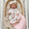 Bebé Reborn Silicona "Angela" con Ajuar "Efecto Nube" de Angora – El Abrazo Más Dulce