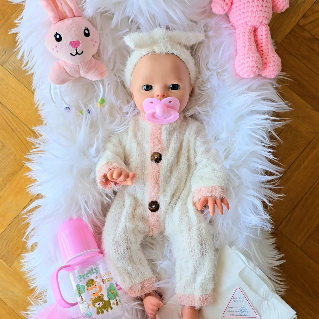 Bebé Reborn Silicona Juana (42 cm, 2,2 kg) – Efecto Recién Nacida sin Pelo con Ajuar y Manta Brillante ☁️